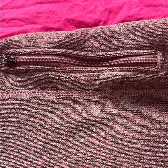 Patagonia Women’s 1/4 zip Heathered Purple Fleece Pullover - Picture 3 of 8